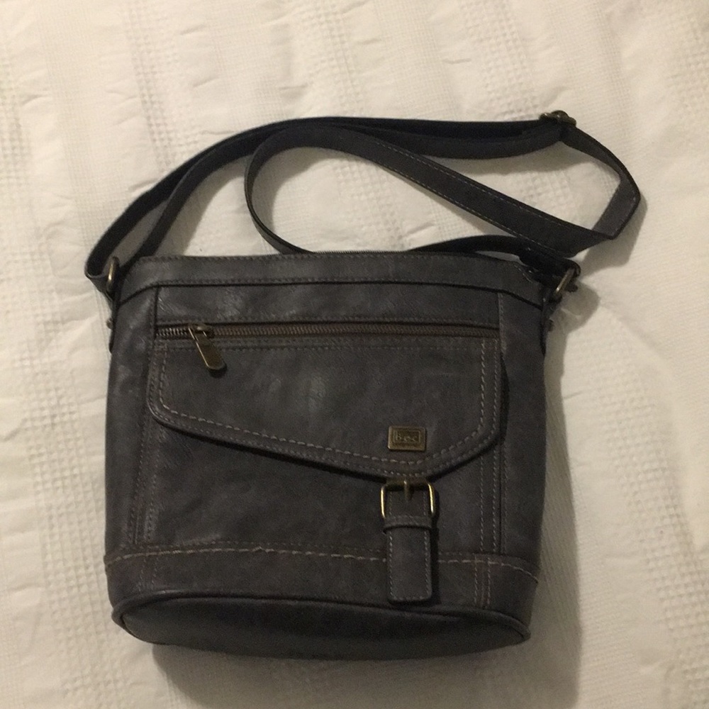 Born concept crossbody